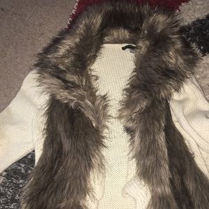 Cardigan with furry collar